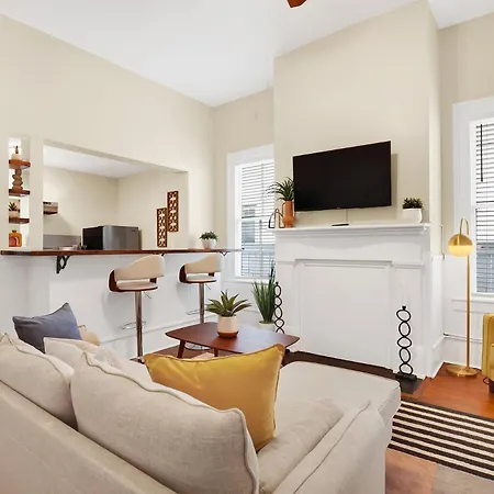 Comfortable Executive Rental By The Park Heated Pool Access 1393